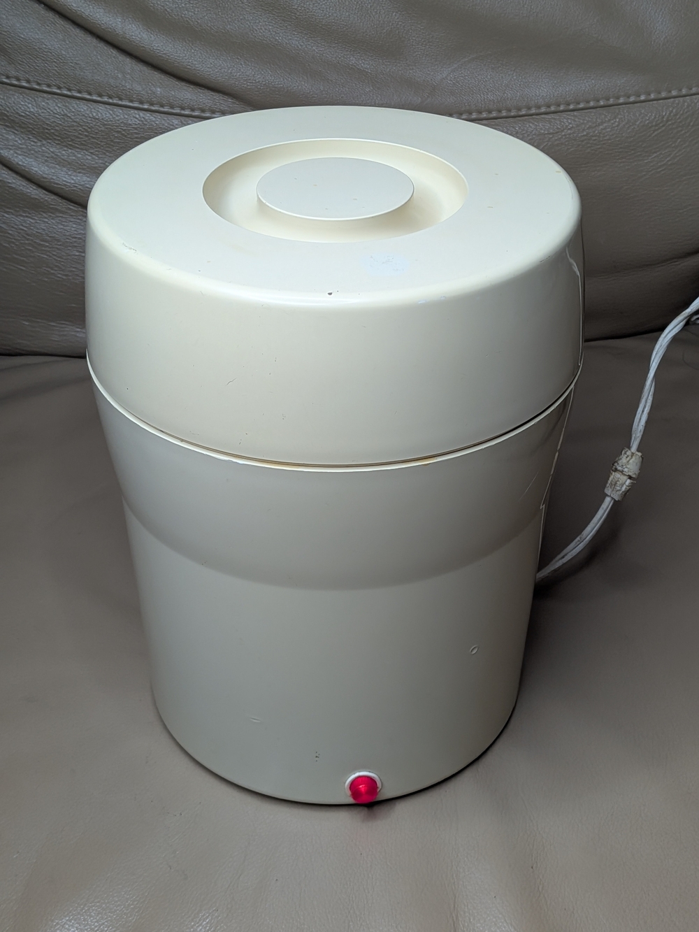 Yogourmet Rolmex Multi Electric Yogurt Maker Model R - UNTESTED
